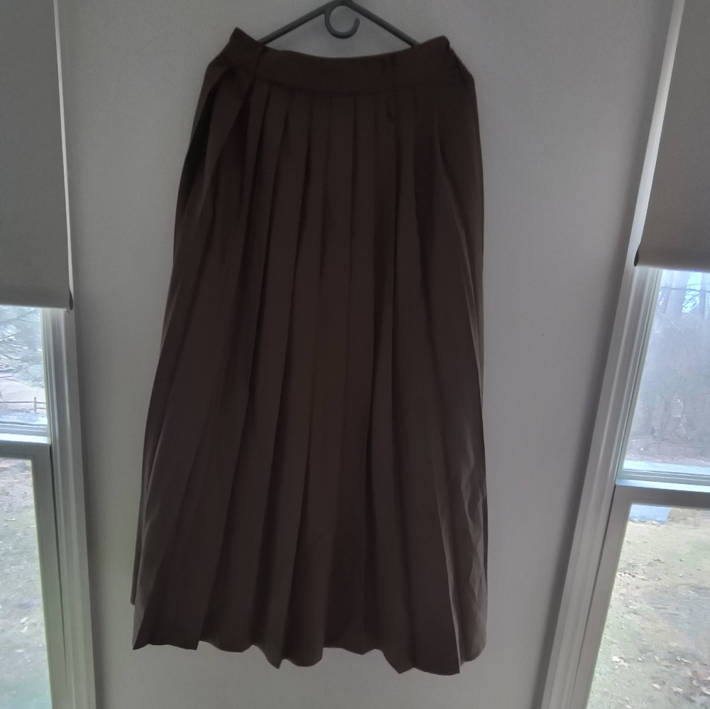 Cammense pleated slitted maxi skirt sizeM